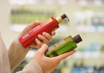 Parabeny w kosmetykach są wymienione w składzie.