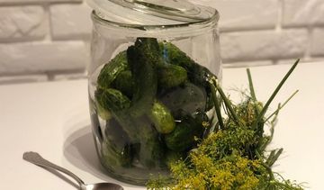 Ogórki małosolne – przepis na domowy probiotyk