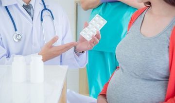 Niedoczynność tarczycy w ciąży – skutki, wpływ na dziecko