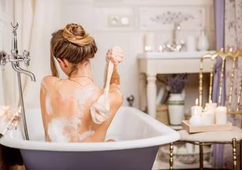 Zaskakujące właściwości mydła siarkowego. Na trądzik, świecącą skórę i rozszerzone pory