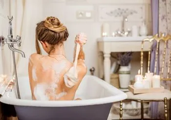 Zaskakujące właściwości mydła siarkowego. Na trądzik, świecącą skórę i rozszerzone pory