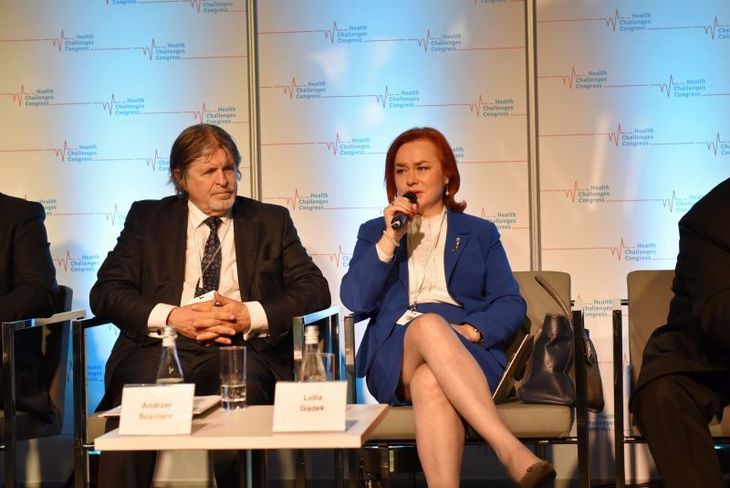 posłanka Lidia Gądek na konferencji prasowej