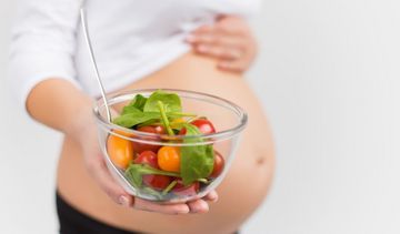 Kwas foliowy w ciąży – niezbędny dziecku i mamie