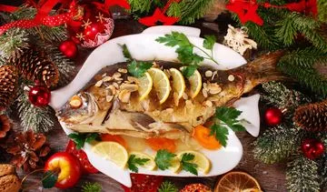 Świąteczny pieczony karp z warzywami – mniej kaloryczny i bez glutenu
