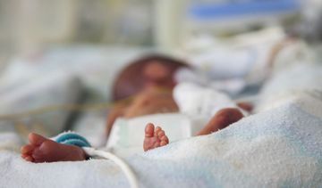 Karmienie wcześniaka. Jak karmić wcześniaka piersią?