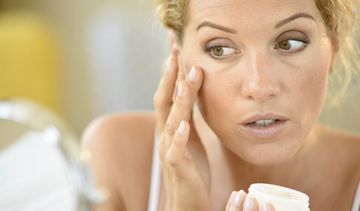 Promienna i zdrowa cera na wiosnę w 3 krokach − jak to zrobić?