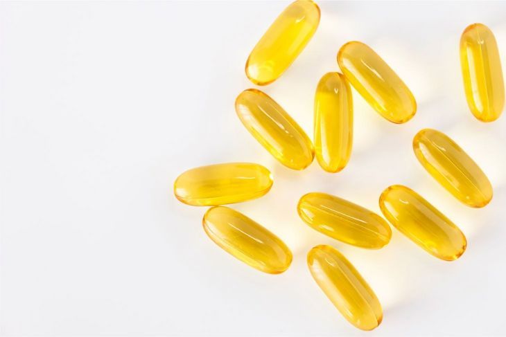 Ascorbyl palmitate jest pochodną witaminy C produkowaną syntetycznie.