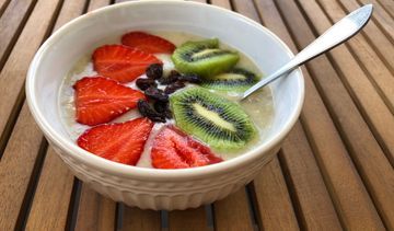 Jaglane smoothie bowl – moc kaszy jaglanej w owocowym deserze