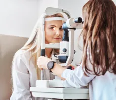 Badanie dna oka — na czym polega i kiedy je wykonać? Metody, możliwości i przygotowanie