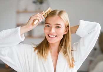 Same witaminy na włosy nie wystarczą, ważny jest ogólny stan zdrowia.