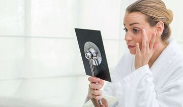 Retinol działa cuda na skórze, ale trzeba wiedzieć, jak go używać