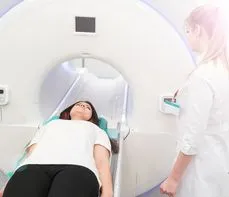 Tomografia komputerowa  jamy brzusznej – na czym polega badanie? Wskazania, jak się przygotować