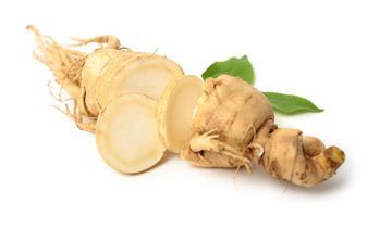 Żeń-szeń – właściwości, działanie i zastosowanie. Co to jest żeń-szeń koreański albo syberyjski?