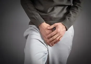 Nieleczone zapalenie żołędzi i napletka w fazie przewlekłej może prowadzić do poważnych powikłań / Fot. Adobe Stock