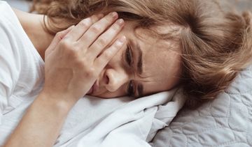 Ból zęba – jak go leczyć? Domowe sposoby, leki, antybiotyki