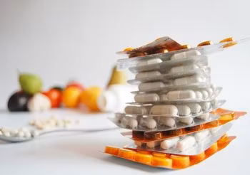 leki, tabletki, owoce i warzywa