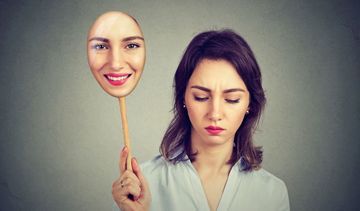 Depresja poporodowa – objawy. Jak pomóc młodej mamie?