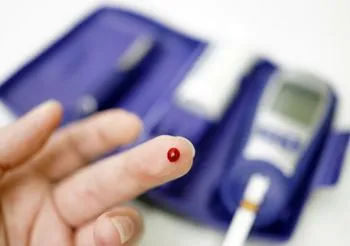 Badanie z kropli krwi za pomocą testu diagnostycznego 