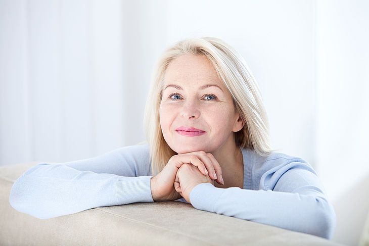 Menopauza (klimakterium) – objawy, etapy przekwitania. Leki i dieta przy menopauzie