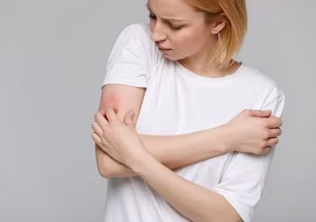 Wapno na alergię, czyli powszechnie znany sposób łagodzenia alergicznych zmian skórnych, nie działa, a nawet może alergikowi zaszkodzić.