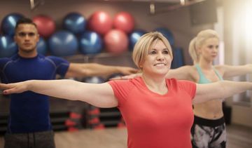 Trening dla otyłych: jazda na rowerze, trening siłowy, ćwiczenia na basenie