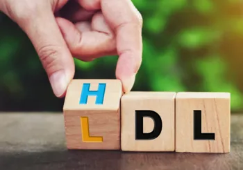 Cholesterol LDL jest jedną z dwóch frakcji cholesterolu całkowitego. To właśnie on budzi najczęściej niepokój, gdyż jego nadmiar powoduje odkłada się w naczyniach krwionośnych w postaci złogów, tworzących tzw. blaszki miażdżycowe. /Fot. Adobe Stock