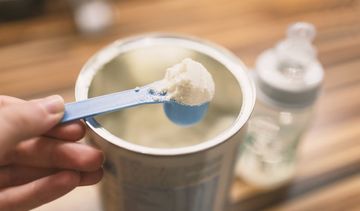 Mleko modyfikowane – jakie oznaczenia można spotkać na opakowaniach?