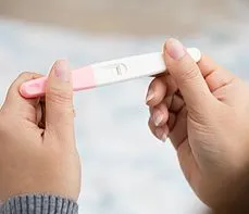 Jak wybrać najlepszy i najbardziej precyzyjny test ciążowy?