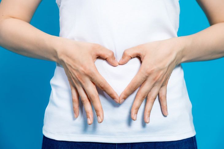 Psychobiotyki to bakterie probiotyczne, które w odpowiedniej ilości mają pozytywny wpływ na oś mózgowo-jelitową, czyli między innymi wpływają na pozytywny nastrój. Fot. Adobe Stock.