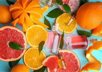 Benzyl Salicylate nadaje kwiatowy zapach wielu kosmetykom i perfumom.