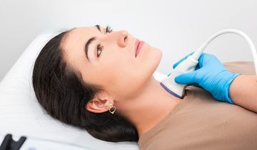 TSH – co to jest tyreotropina, kiedy wykonać badanie i jaki jest związek TSH z tarczycą?