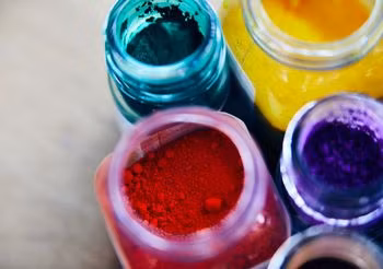 słoiczki z barwnikami
