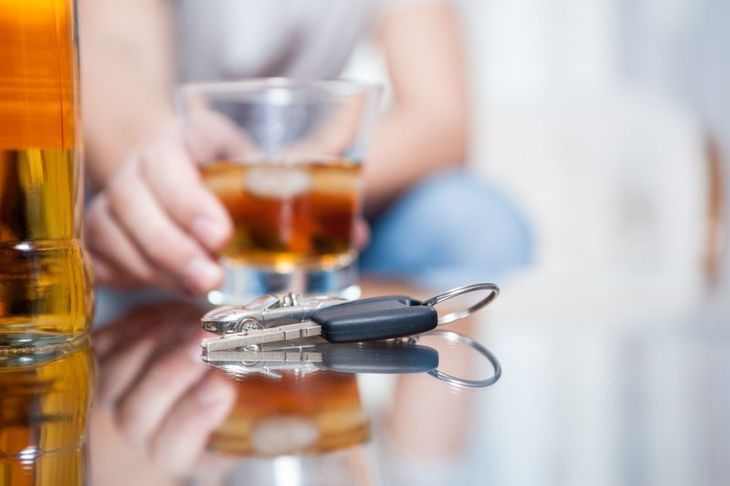 Alkohol i kluczyki do samochodu