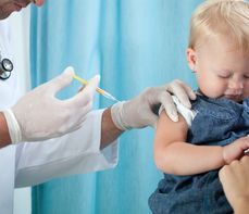 Szczepionka na polio – rodzaje, schemat szczepienia i kalendarz dawek