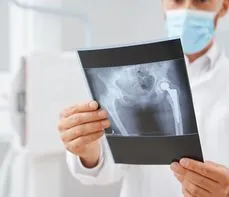 USG biodra – na czym polega badanie? Kiedy je wykonać i co pozwala wykryć?