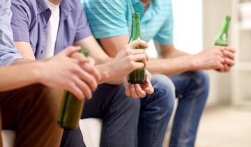 Nawet umiarkowane picie alkoholu zwiększa ryzyko wystąpienia chorób serca