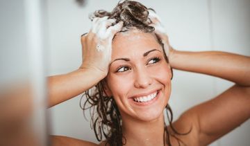 SLS, SLES, SCS – jak działają znane substancje w kosmetykach?