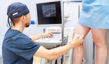 Miażdżyca tętnic kończyn dolnych − jak leczyć, by uniknąć powikłań