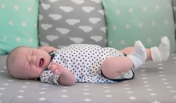 Kolka u niemowląt - przyczyny i objawy. Co na kolkę u noworodka?