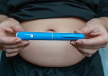 Zastrzyki na odchudzanie to preparaty w postaci penów do wstrzykiwania np. w brzuch.