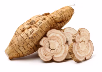 Kudzu stosuje się przede wszystkim jako środek pomocniczy w terapii nadciśnienia tętniczego krwi, a także łagodzenia dolegliwości trawiennych i bólu miesiączkowego. /Fot. Adobe Stock