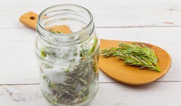 Syrop z sosny - na co warto go stosować i jak go zrobić