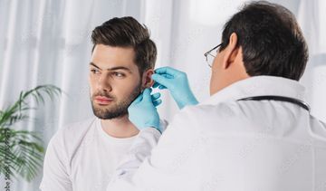 Czy czosnek działa na szum w uszach?