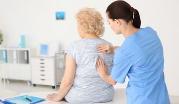 Osteoporoza – przyczyny i diagnostyka. Dieta przy osteoporozie