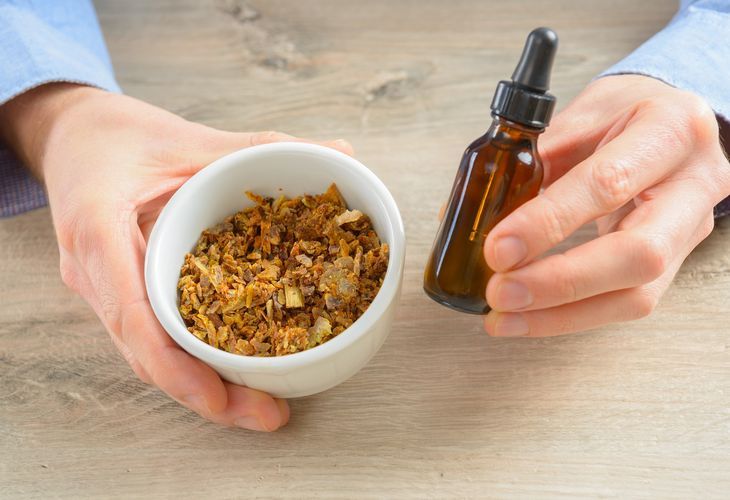 Propolis (kit pszczeli) - jak działa na organizm i jak go przyjmować?