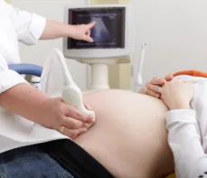 Badania prenatalne — na czym polegają i kiedy je wykonać? Wskazania, rodzaje, interpretacja