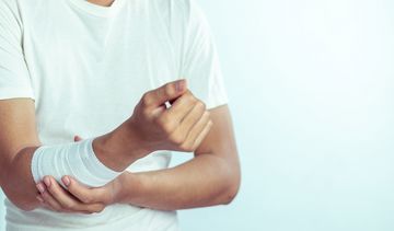 To jedno z najczęstszych obrażeń ciała. Co stosować na stłuczenia?