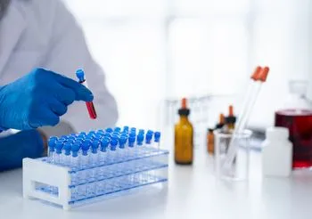 Hormon wzrostu, czyli somatotropina, jest syntetyzowany w przysadce mózgowej, a jego głównym zadaniem jest pobudzanie wzrostu kości i produkcji różnego rodzaju białek. /Fot. Adobe Stock