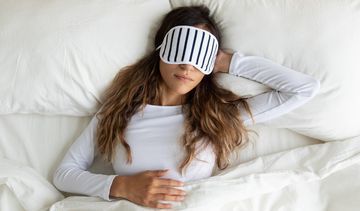 Melatonina – co to jest? Jak działa hormon snu?