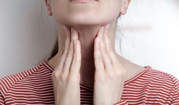 Mononukleoza – objawy, badania, leczenie. Jakie mogą być powikłania po mononukleozie?